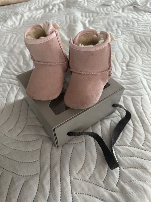 UGG бебешки ботички EU 18 и 20