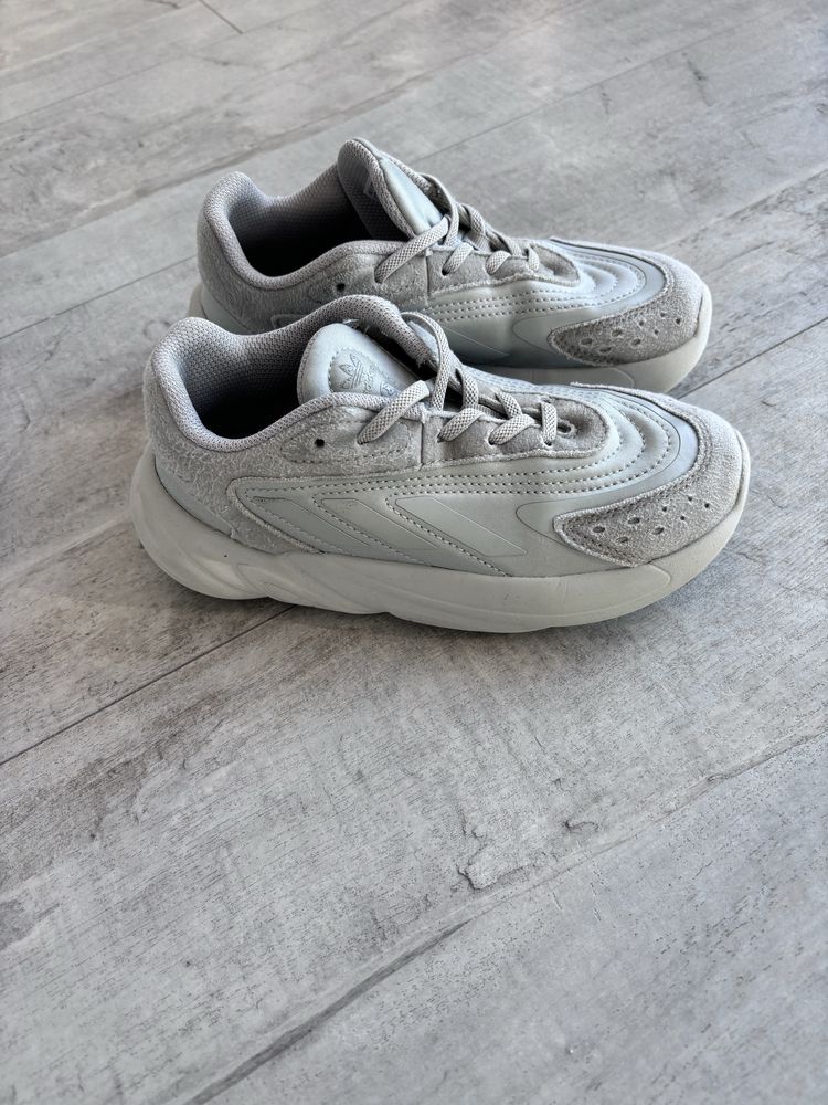 Маратонки Adidas