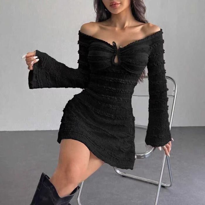 Елегантна рокля с камъни