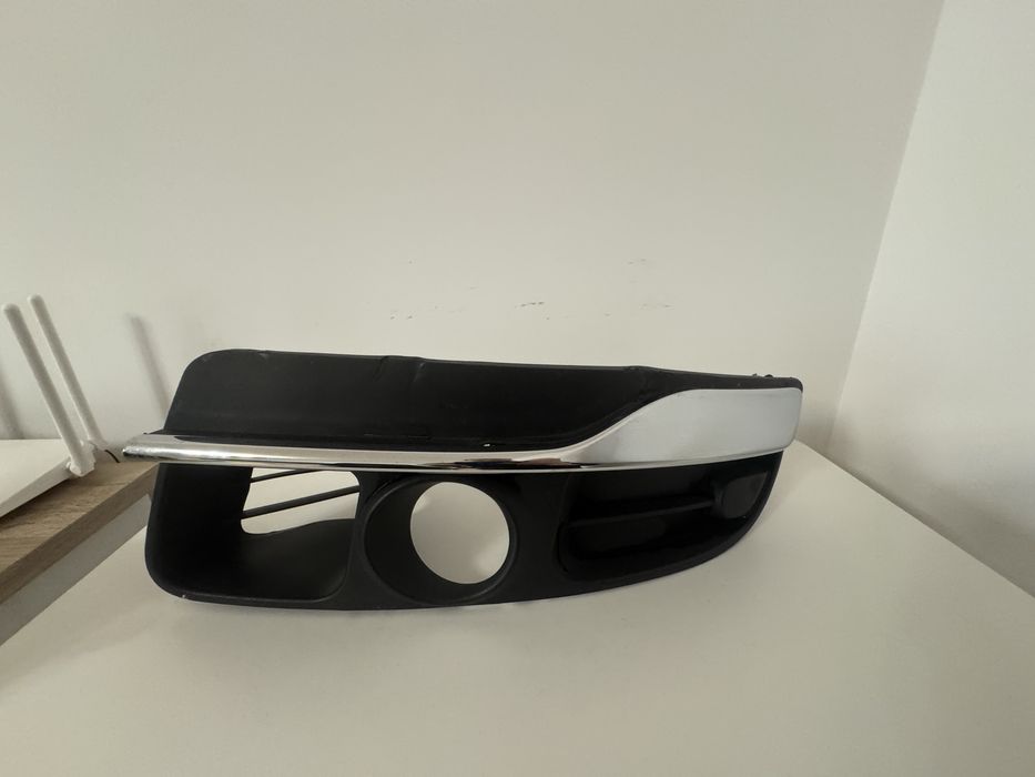 Ornament bara fata Renault Laguna III