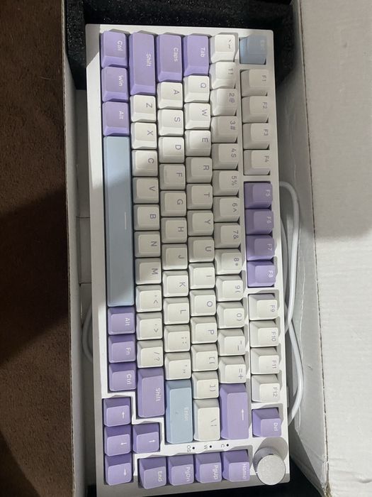 Продам клавиатуру