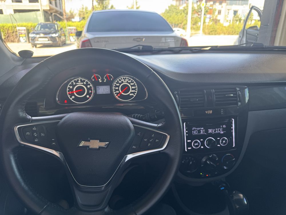 Lacetti oq toza 2021 yil 53.000 yurgan navarotlari bor