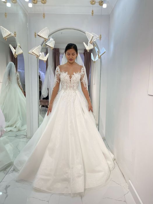 Продаю свадебное платье. Эксклюзивная модель из свадебного салона.