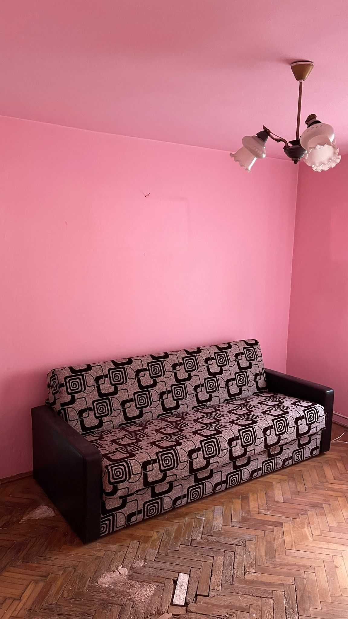 Vand apartament 2 camere, intabulat, ultracentral