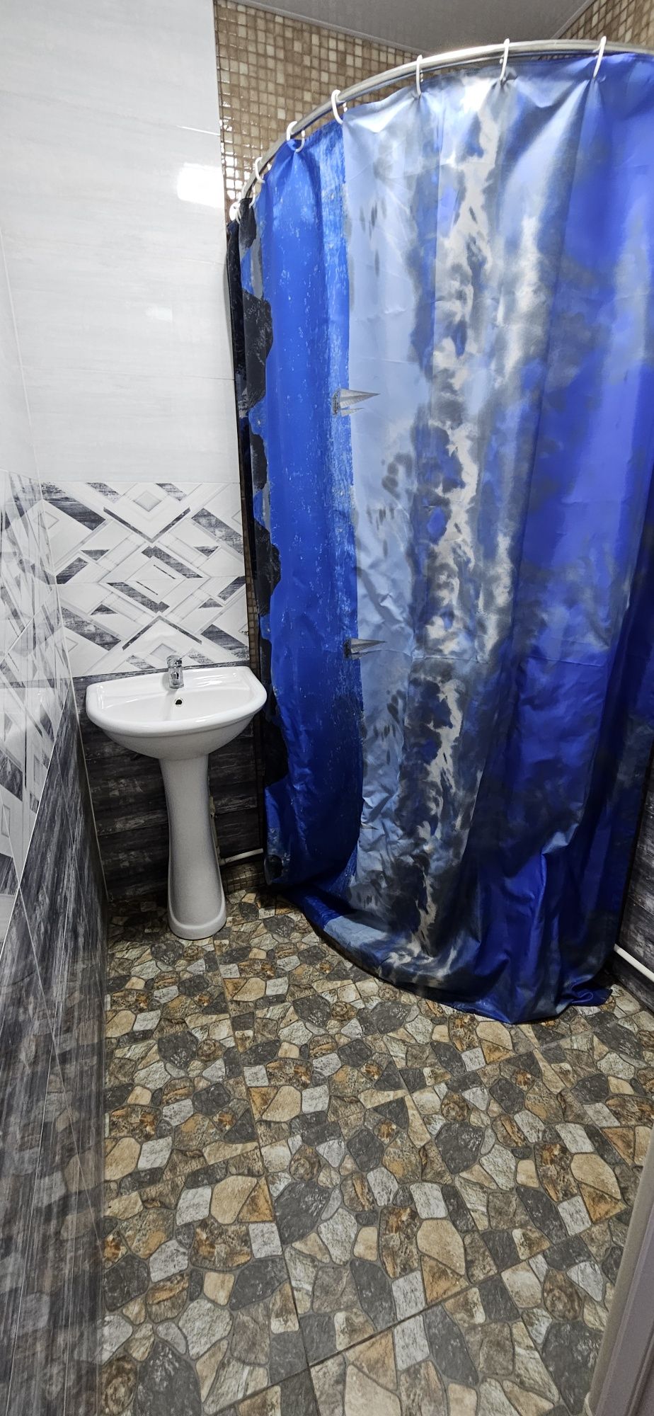 Массив Ялангач 2в3*1*4 балкон 3*4 , Эко Базар, Автосалон Пойтахт