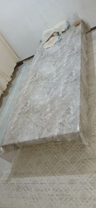 Продам жер стол ручная работа без  под заказ зделан.