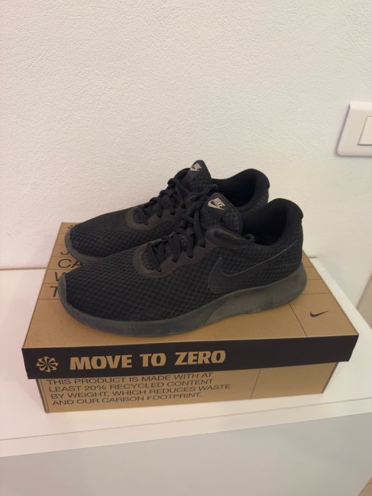 Nike Tanjun marimea 41