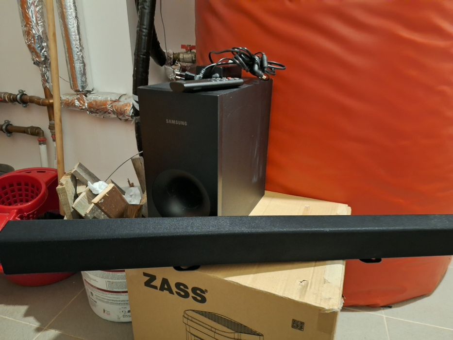Vand boxa Soundbar Samsung 130W cu subwoofer