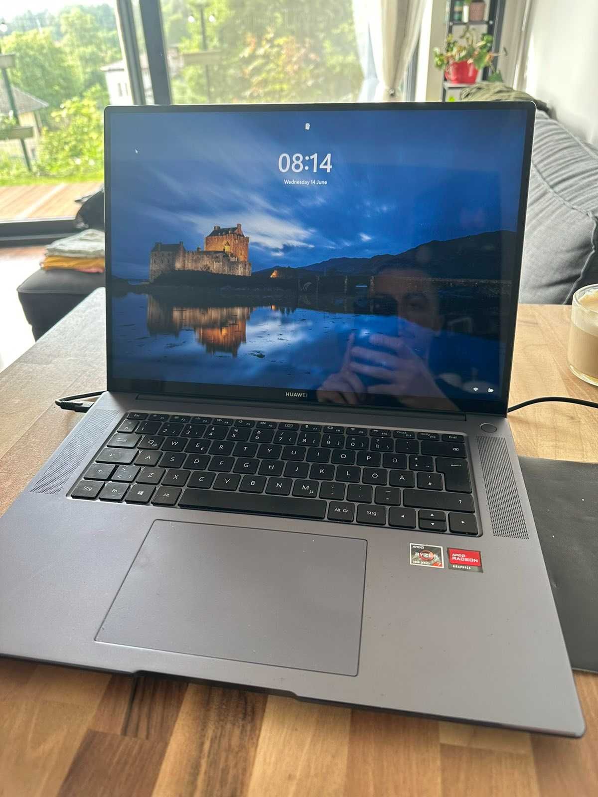 Лаптоп Huawei Matebook 16 Ryzen 7, 16gb, 512 SSD