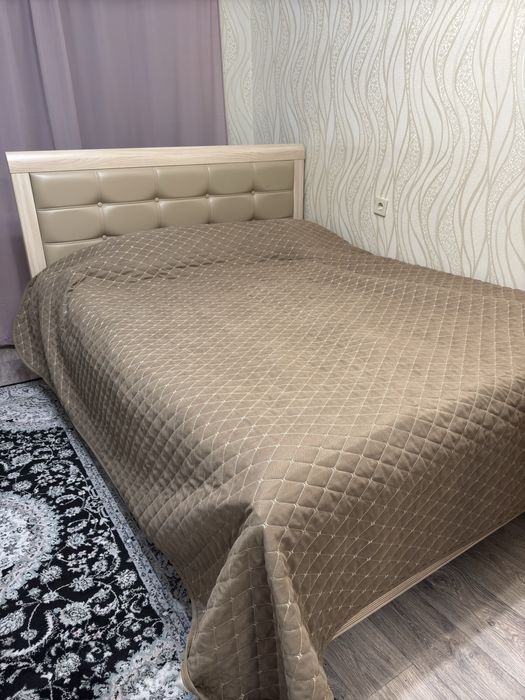 Продам двуспальную кровать