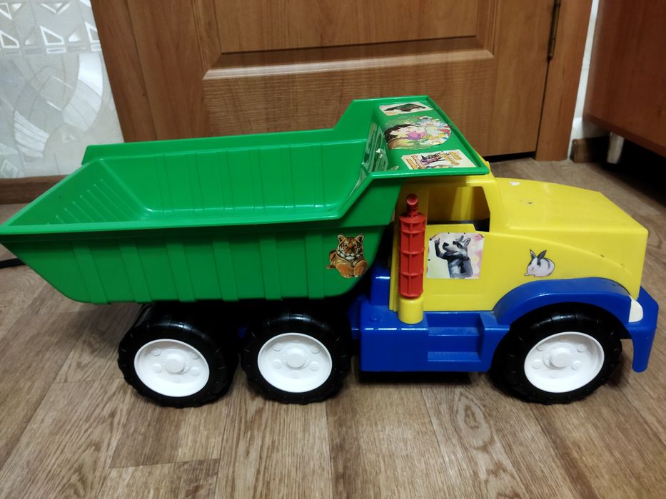 Машинка большая,грузовая