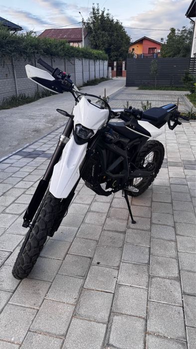 Surron ultra bee 2023