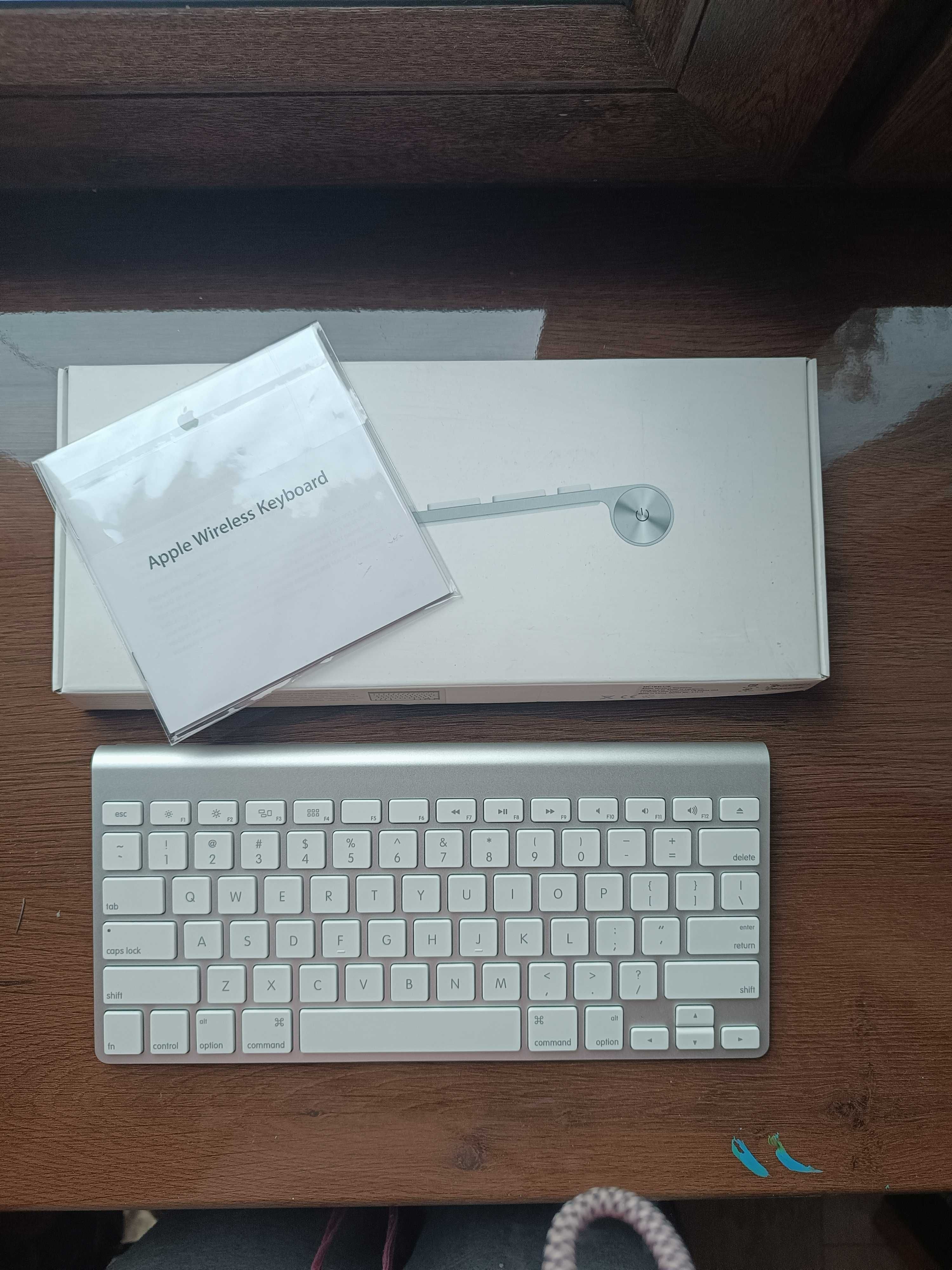 Клавиатура Apple беспроводная MC184LL/B