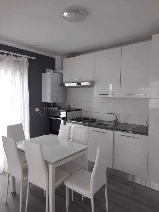 Inchiriez apartament