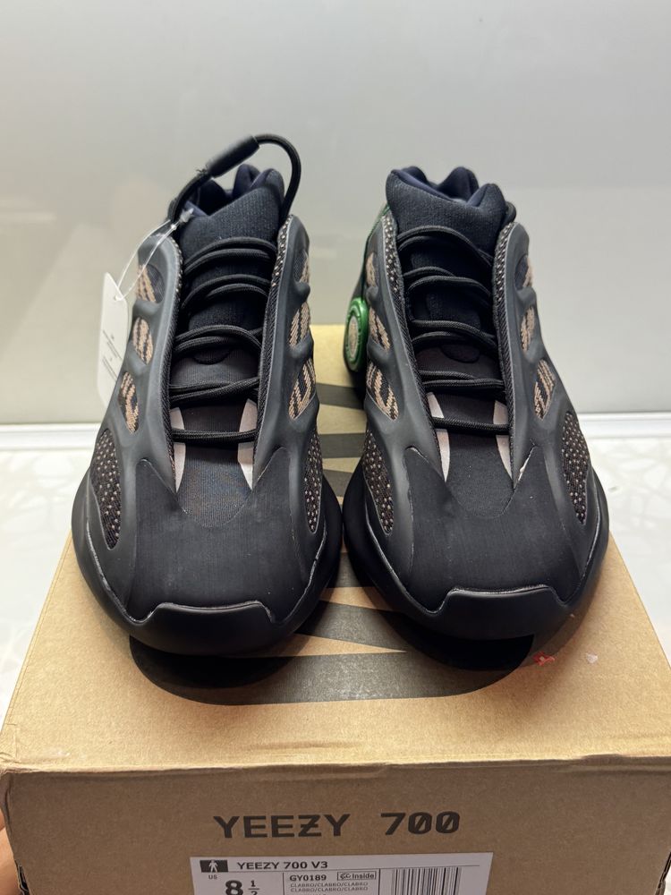 adidas Yeezy 700 V3 Clay Brown Обувки 42 Размер + Кутия