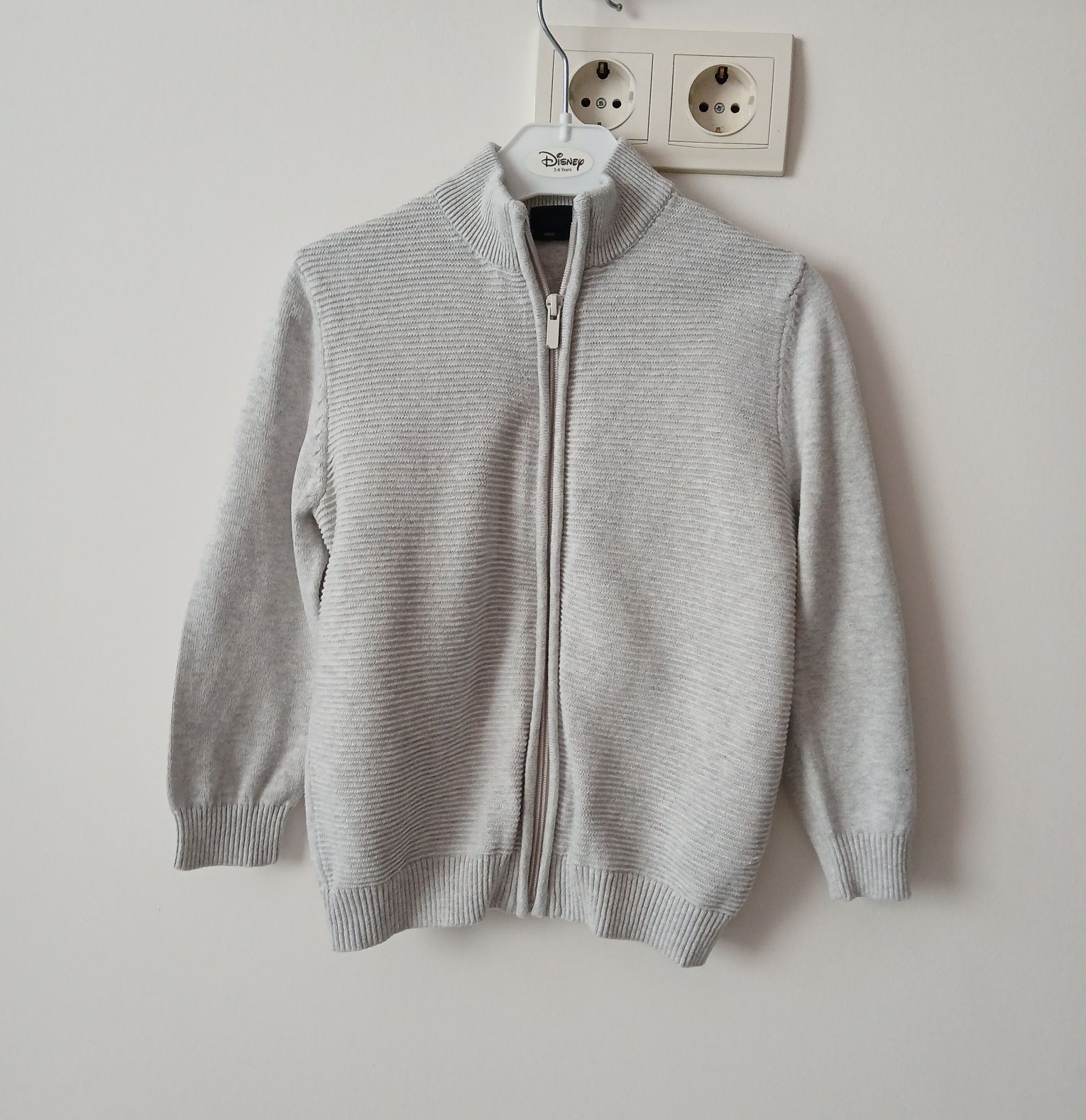 Дрехи Zara ,h&m 3-4 години