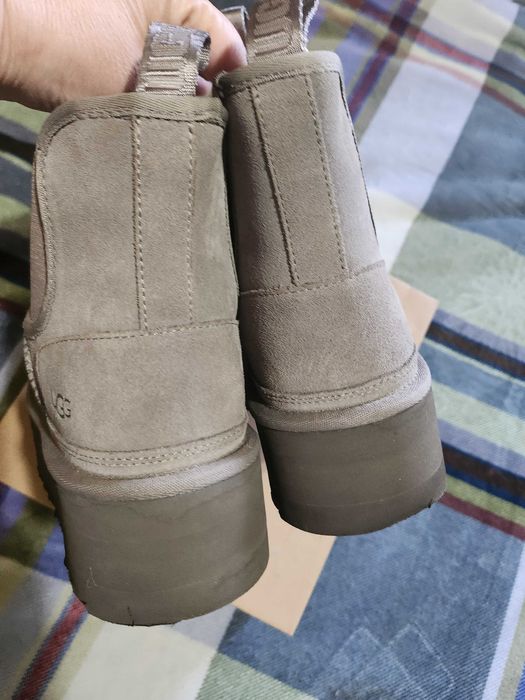 Vand UGG originale in stare impecabila