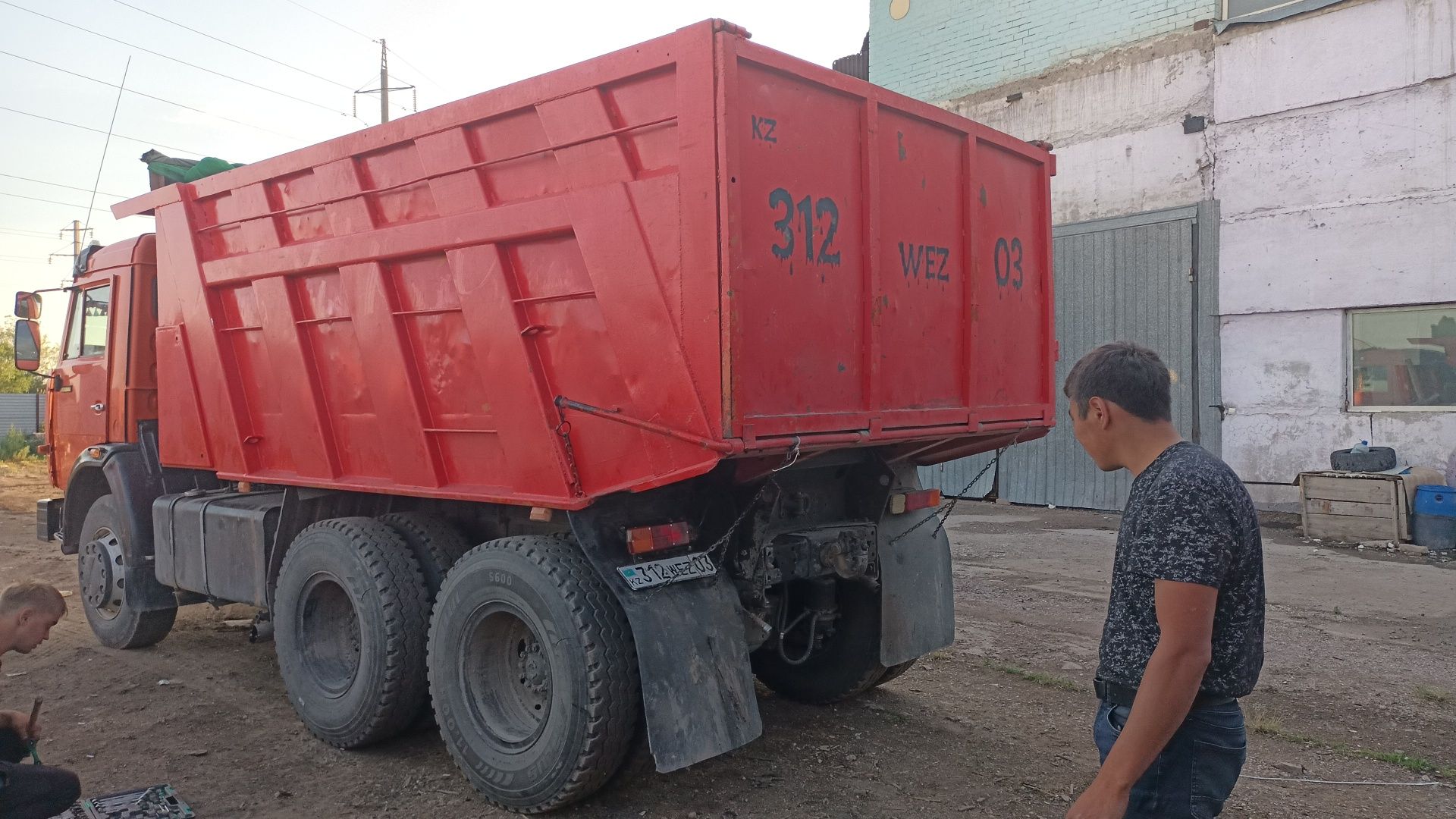 Услуги камаза ,услуги погрузчика, вывоз мусора,вывоз грунта