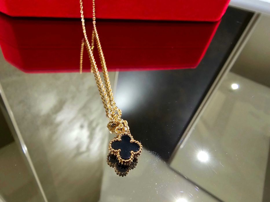 Van Cleef & Arpels VCA Rose Black Sweet Alhambra Clover Дамско Колие