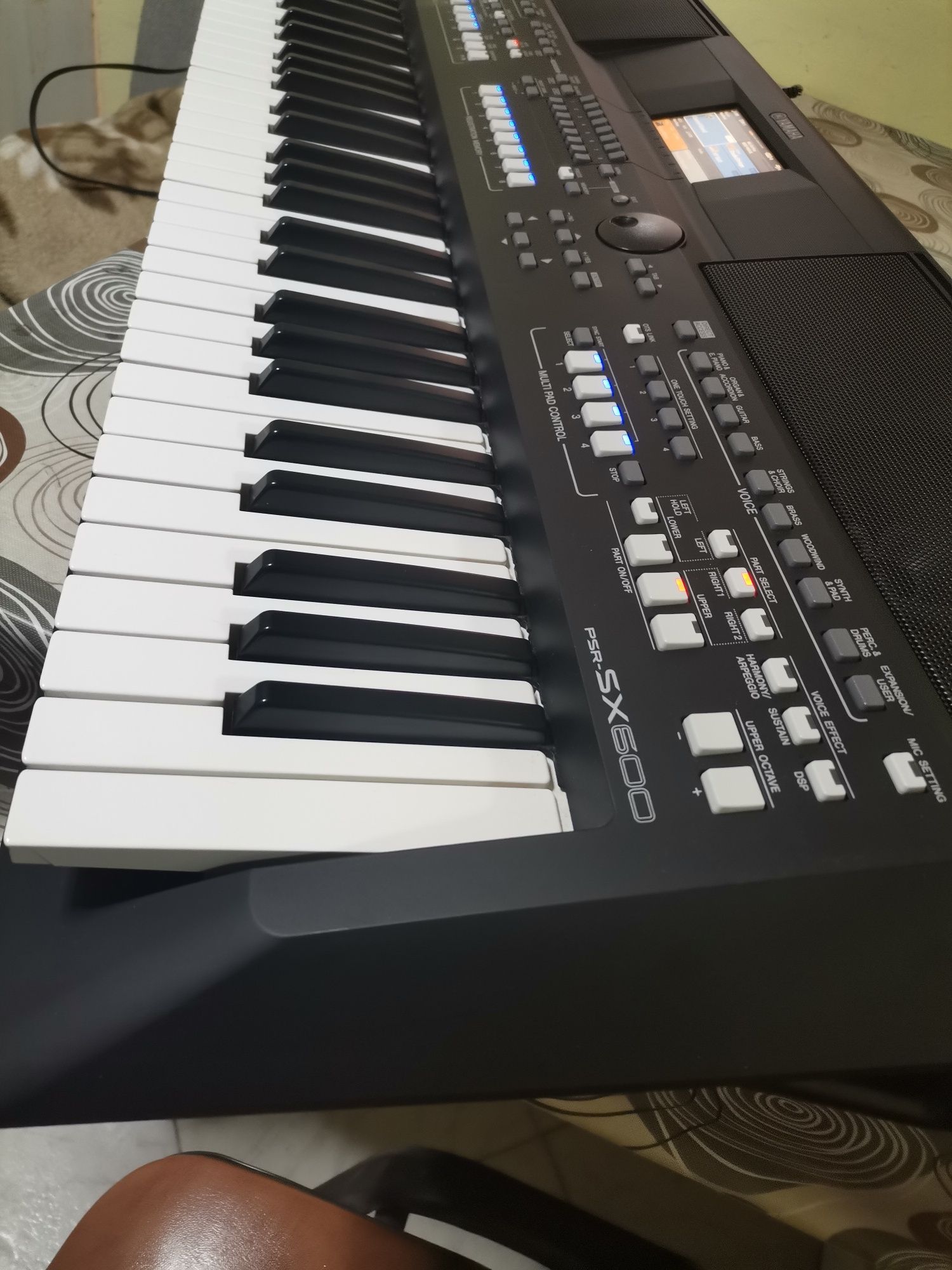 Yamaha psr sx 600