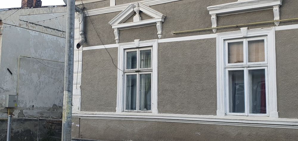 Vand spatiu ultracentral apartament in casa din caramida G. Humorului