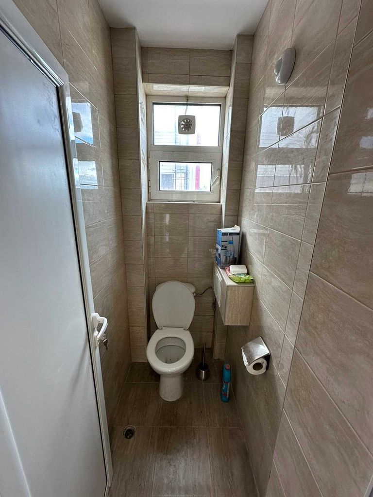 Дава се под наем Офис в Пловдив, Индустриална зона - Тракия - 177 кв.м за 510 € - Снимка #10
