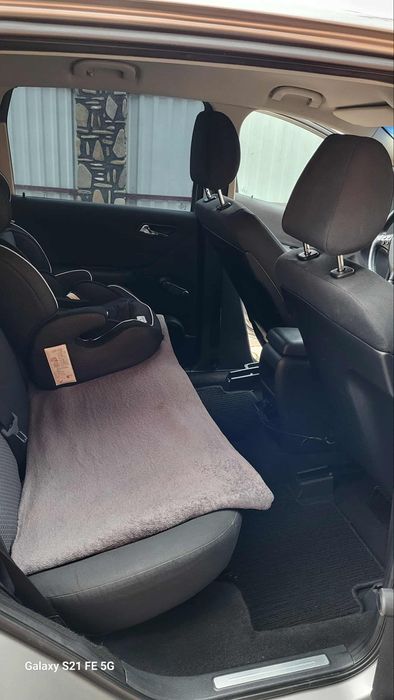 Mercedes a160 
An 2007 
Km 230.000 
Motor 2.0 5+1 trepte 
Diesel 
Masi