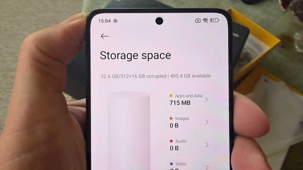 Vând POCO F7 Ultra stare impecabilă, în cutie cu încărcător 120W