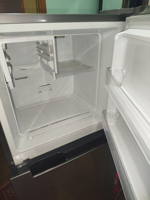 Холодильник Samsung RT22FARADSA +-2013 года. Сделано в Тайланде