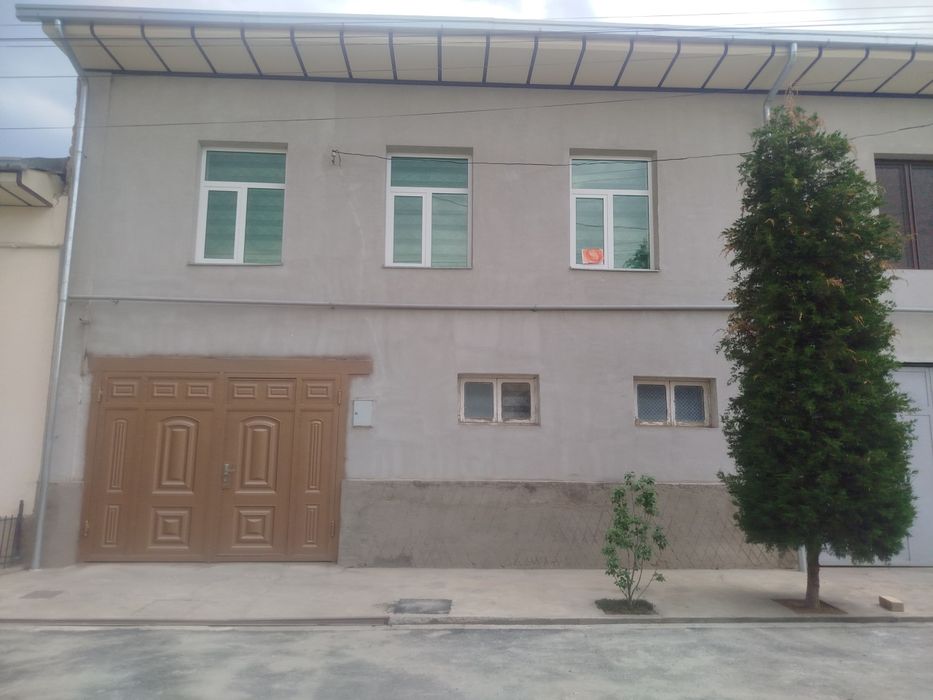 Uy sotiladi 4sotu 5ta xona