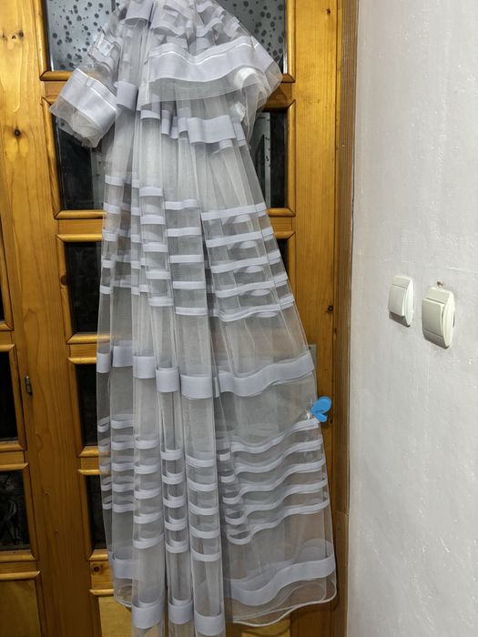 Сиво нежно перде