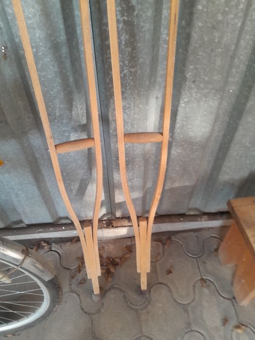 Костыли деревянные