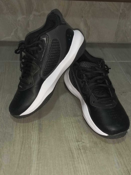 Adidasi Under Armour copii marime 37