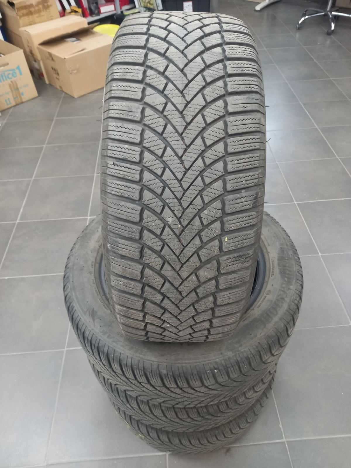 215/55/16 Bridgestone 200лв 4бр зимни