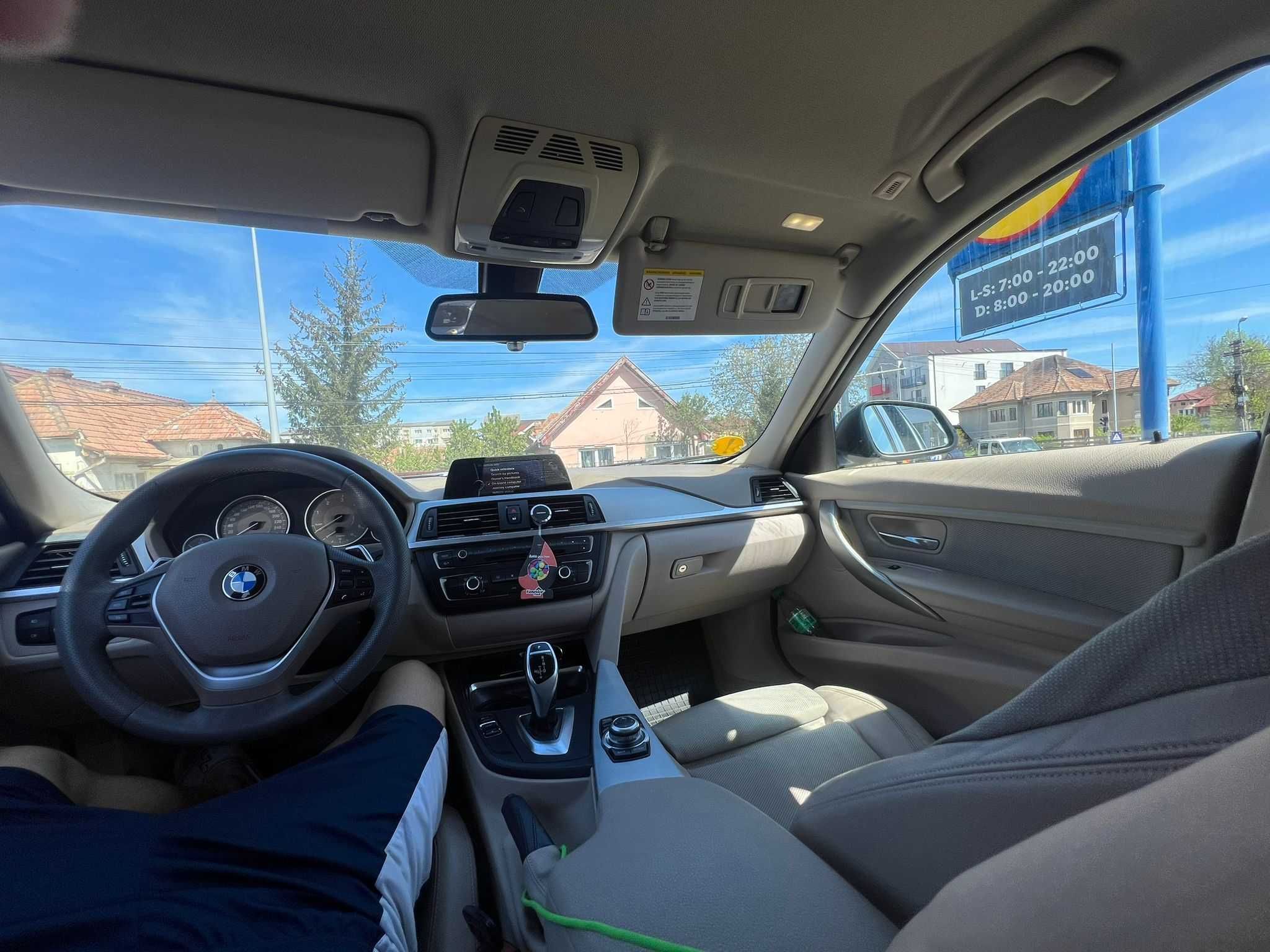 BMW seria 3 model 2015