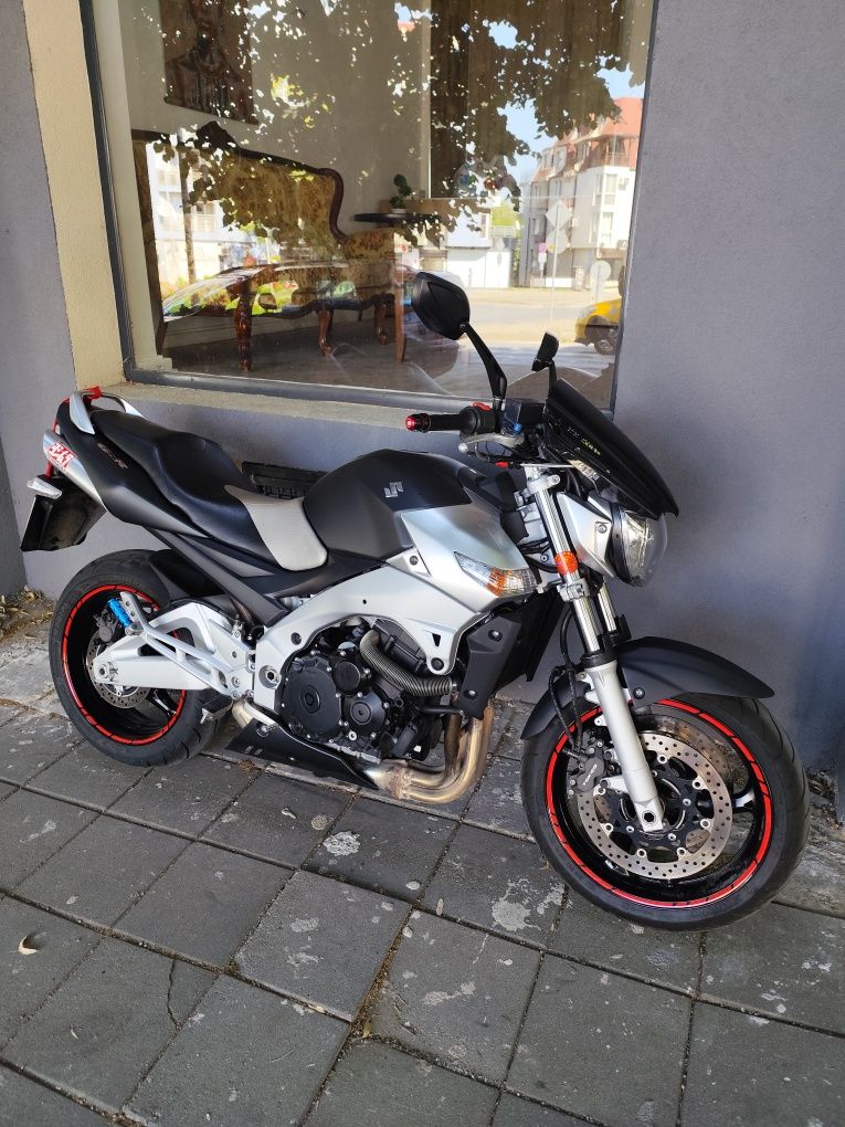 Продавам Suzuki GSR 600