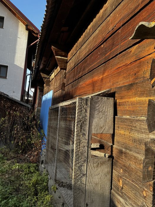 Rezidenta rustica de lemn pentru vanzare.