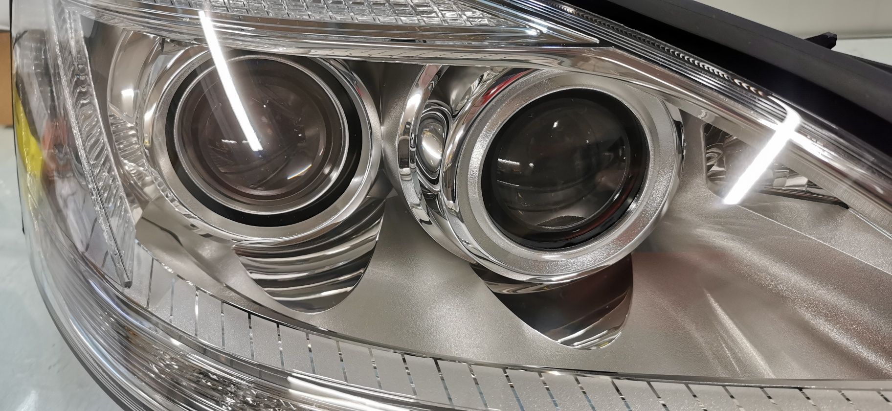 Десн фар Mercedes W221 Face bixenon + night vision