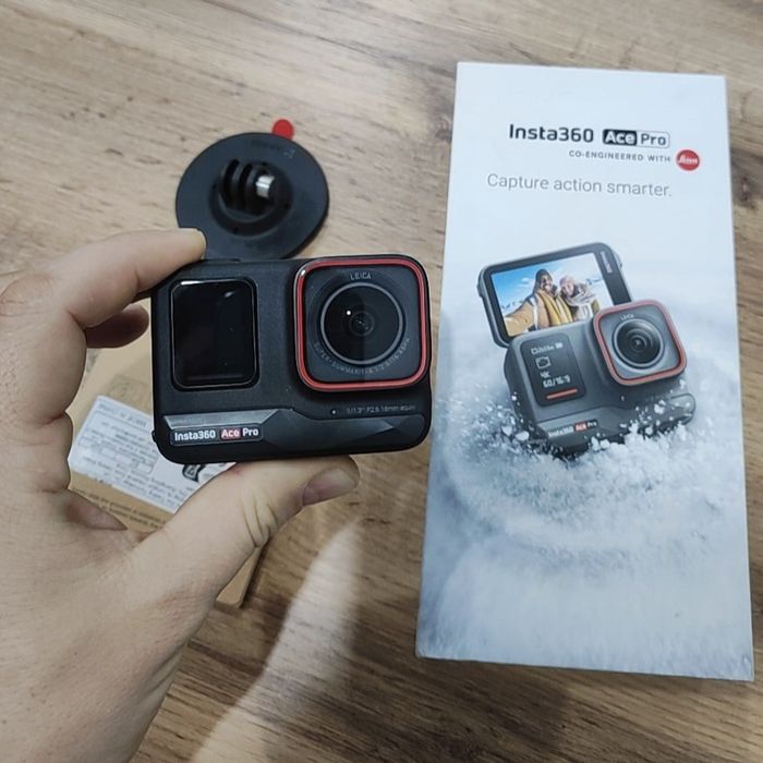 Экшен камера insta 360 Ace Pro