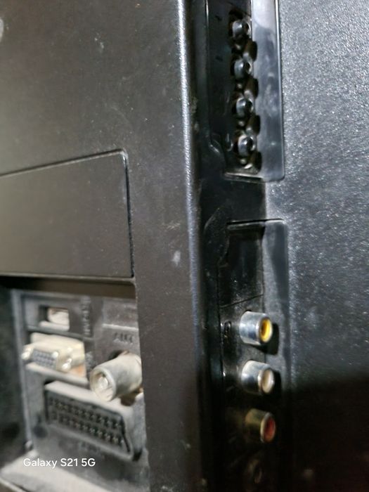 телевизор crown 22 инча