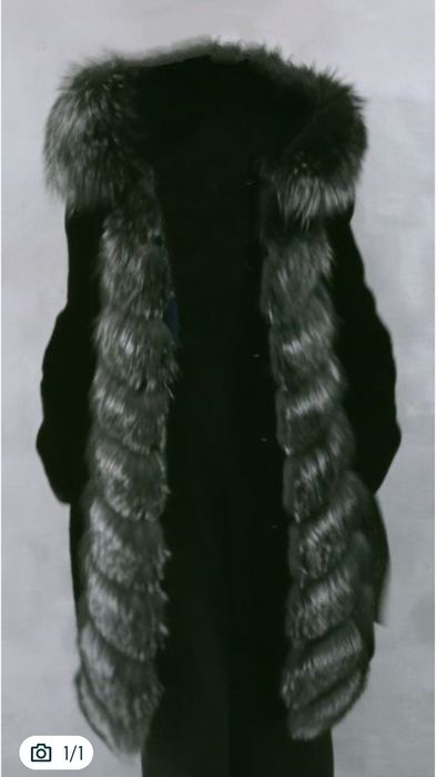 Шуба шикарная, тёплая