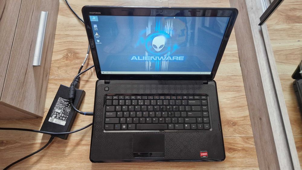 Vand Notebook Dell AMD/4GB DDR3/HDD500GB/AMD HD4250/WiFi/W10 la 200lei