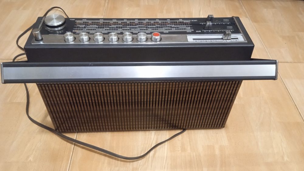 Radio portabil Telefunken Universal 301, an 1972, Superheterodina