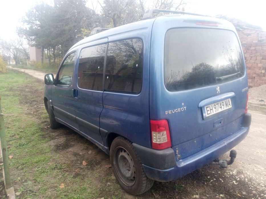 Продавам Пежо Партнер