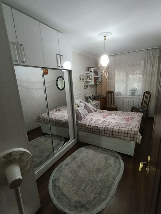 Продается квартира на Чиланзаре-13  2/2/5 кирпич бал 2/6 мебель и техн