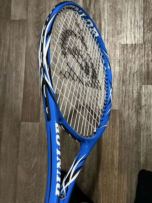 Хилка за тенис на корт . Dunlop