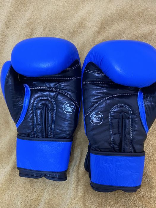 Боксерский перчатки