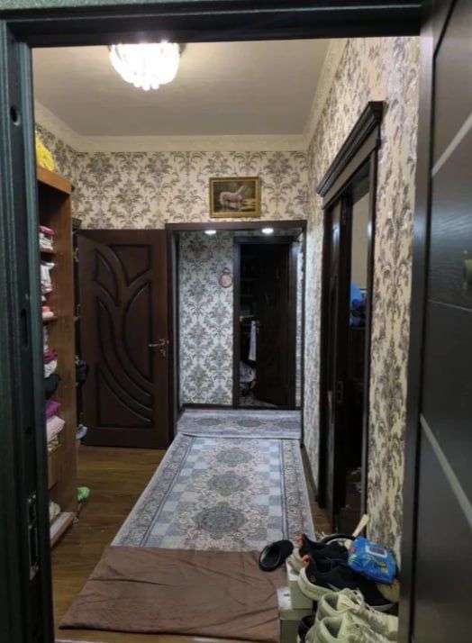 Срочно Продаётся на Яккасарай 3в4/5/5 с мебелью техникой