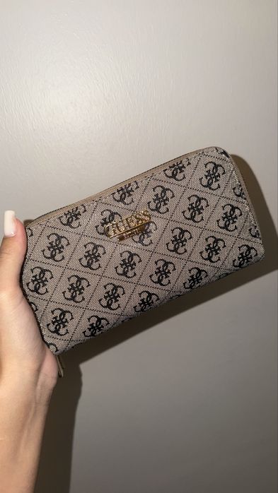 Vând portofel guess