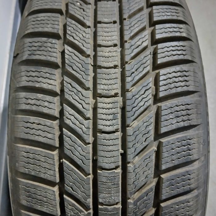 Зимни гуми continental  215 55 17